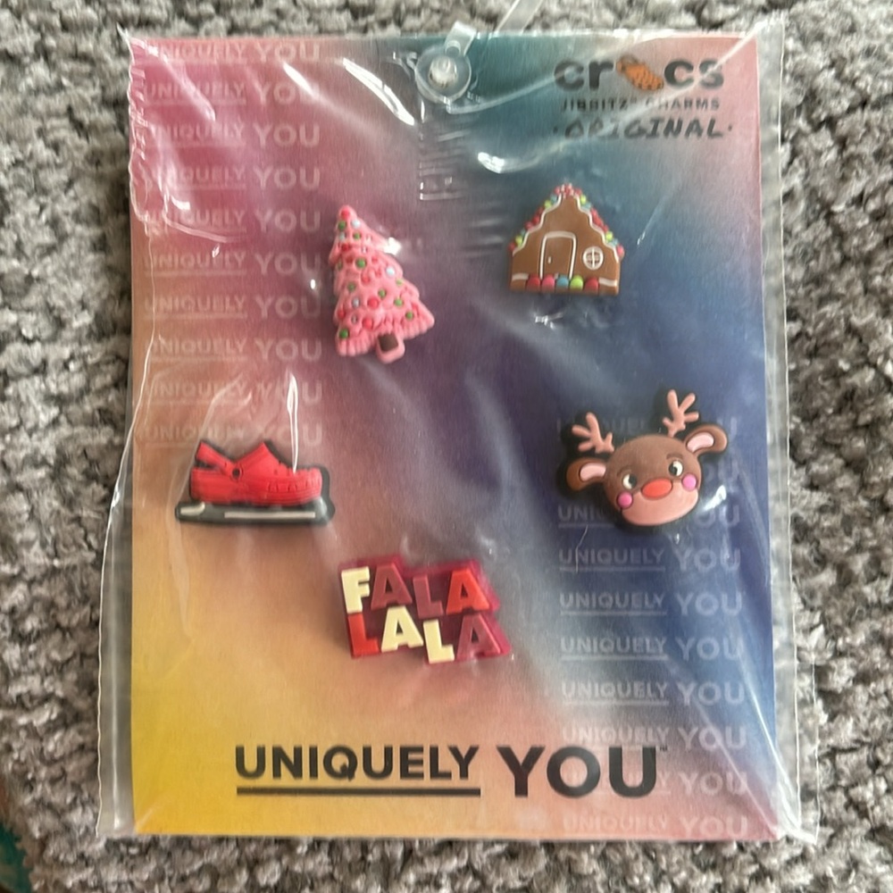 Crocs Jibbitz Charms Holiday Mix 5-Pack Shoe Charms - Picture 4 of 6